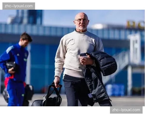 西班牙控球体系面临高温考验 德拉富恩特调整训练强度